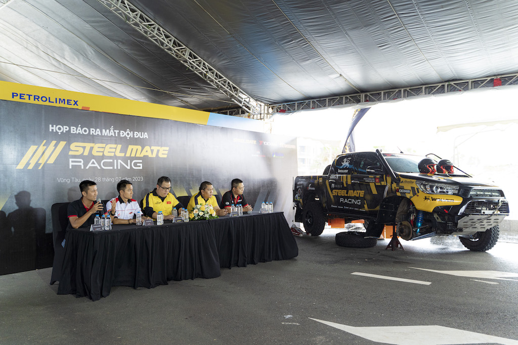Ra mắt đội đua chuyên nghiệp STELLMATE RACING