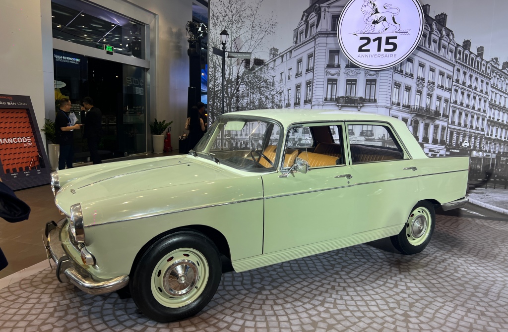Peugeot 404